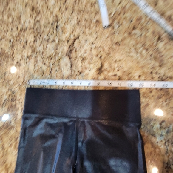 Carbon38 High Rise Biker Short inTakara Shine Black Women's Size Small - Picture 6 of 9